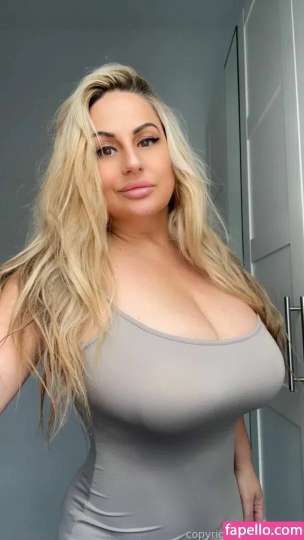 baddiemi Onlyfans Photo Gallery 