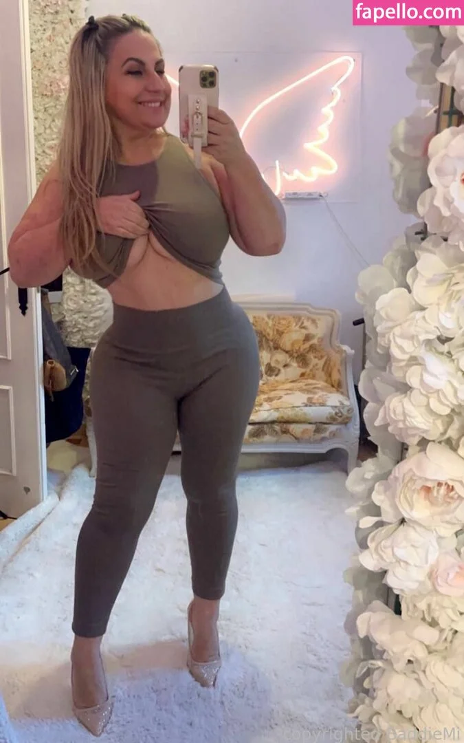 baddiemi Onlyfans Photo Gallery 