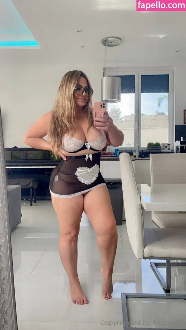 baddiemi Onlyfans Photo Gallery 