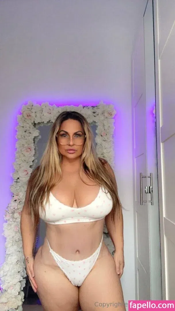 baddiemi Onlyfans Photo Gallery 