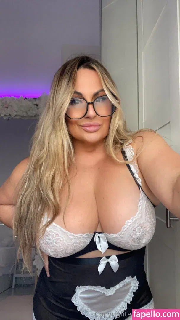 baddiemi Onlyfans Photo Gallery 