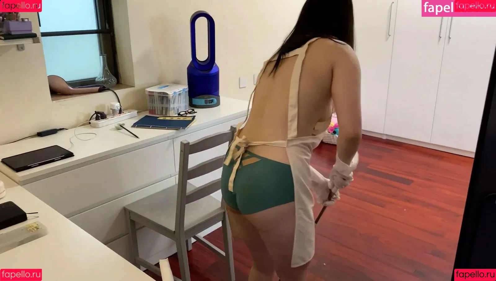 ZhouYiQin Onlyfans Photo Gallery 
