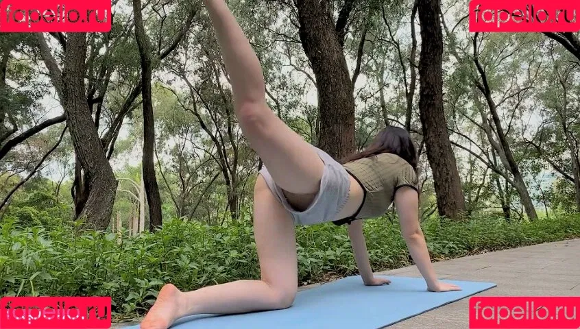 ZhouYiQin Onlyfans Photo Gallery 