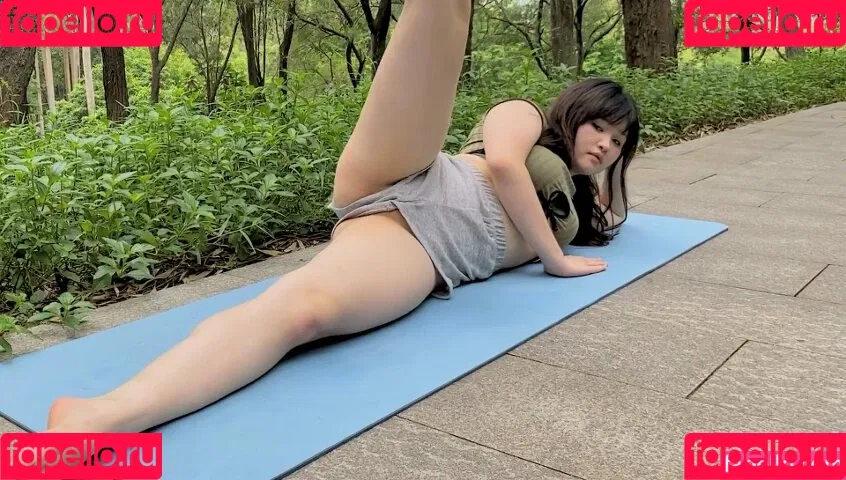ZhouYiQin Onlyfans Photo Gallery 