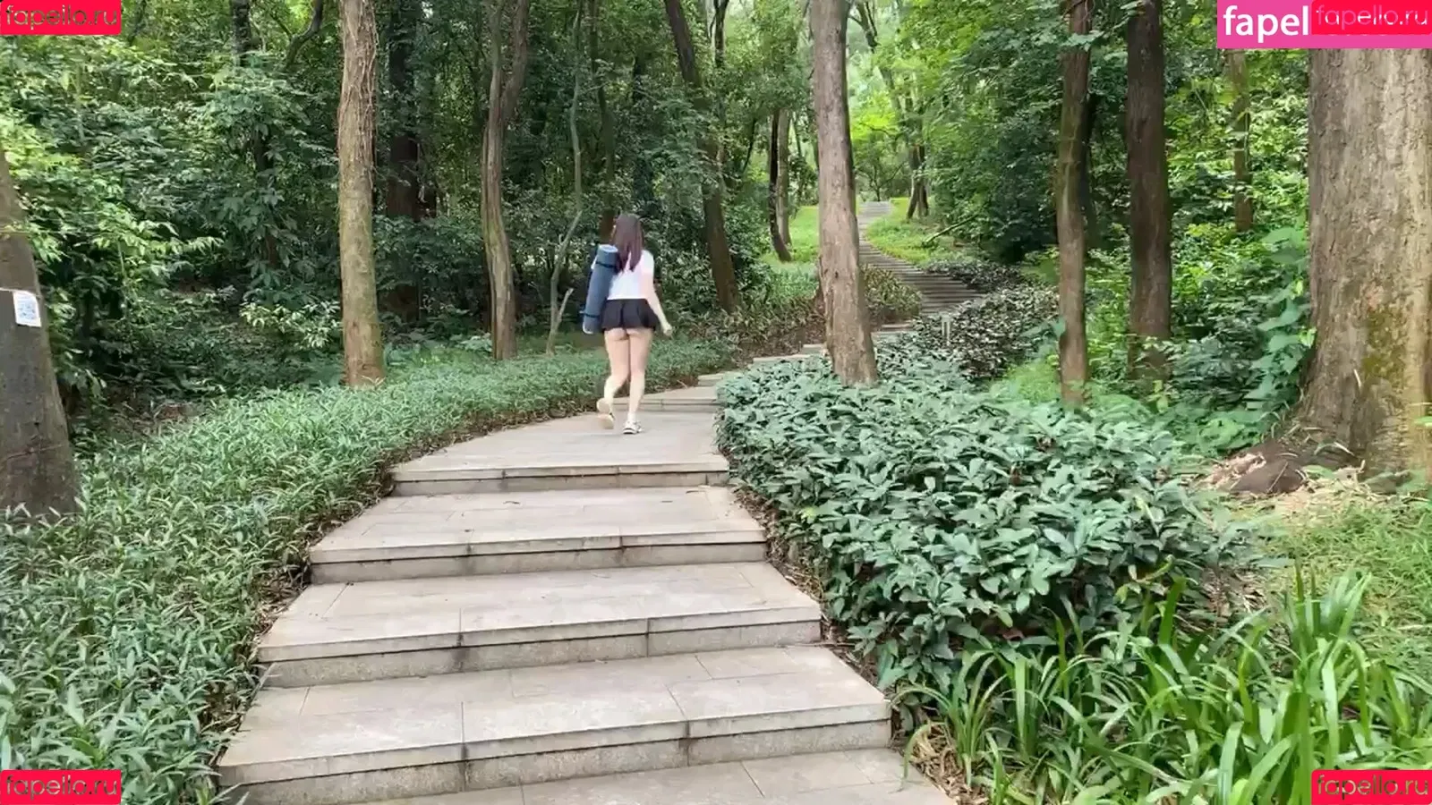 ZhouYiQin Onlyfans Photo Gallery 