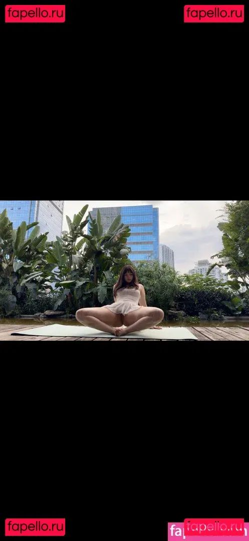 ZhouYiQin Onlyfans Photo Gallery 