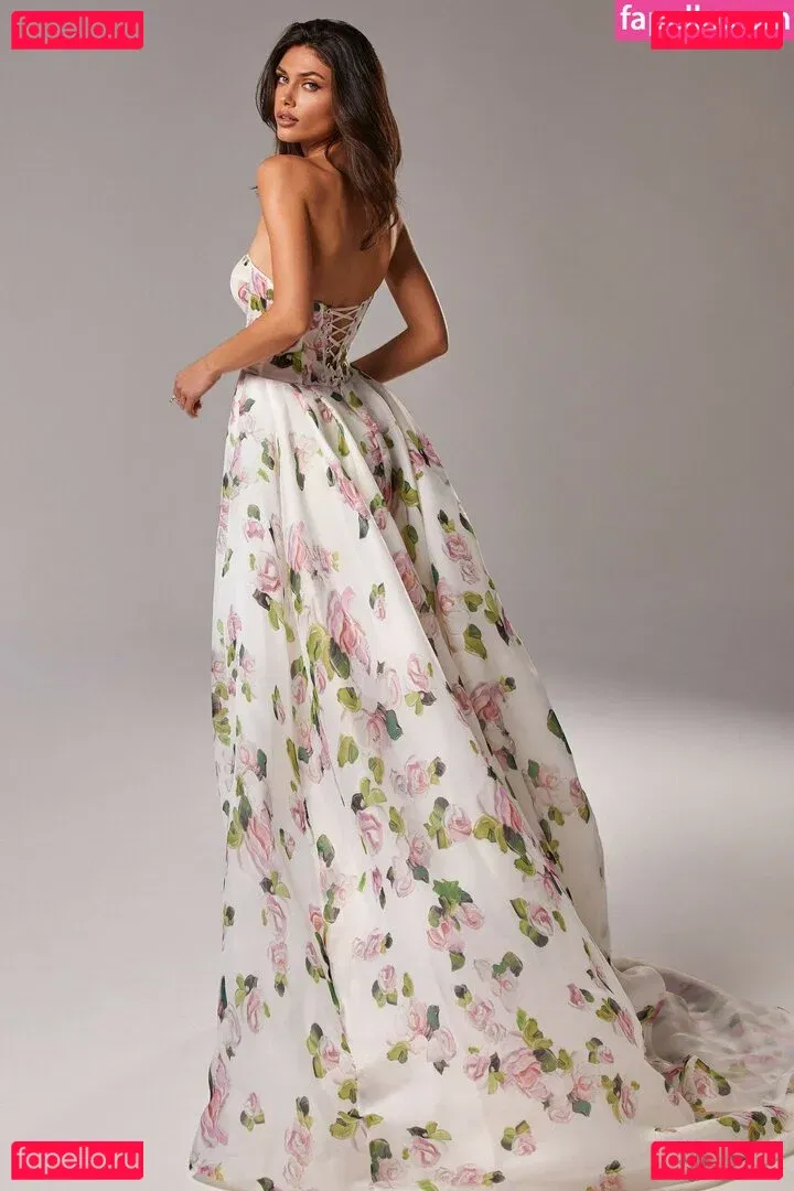 Victoria Bronova Onlyfans Photo Gallery 