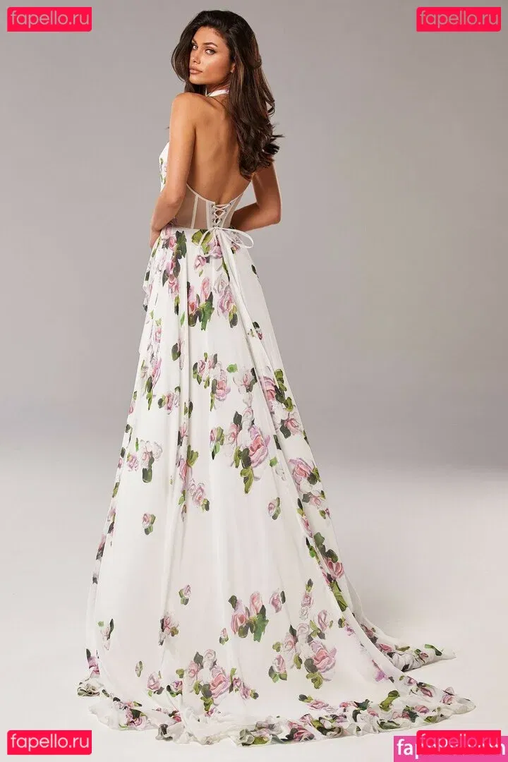 Victoria Bronova Onlyfans Photo Gallery 