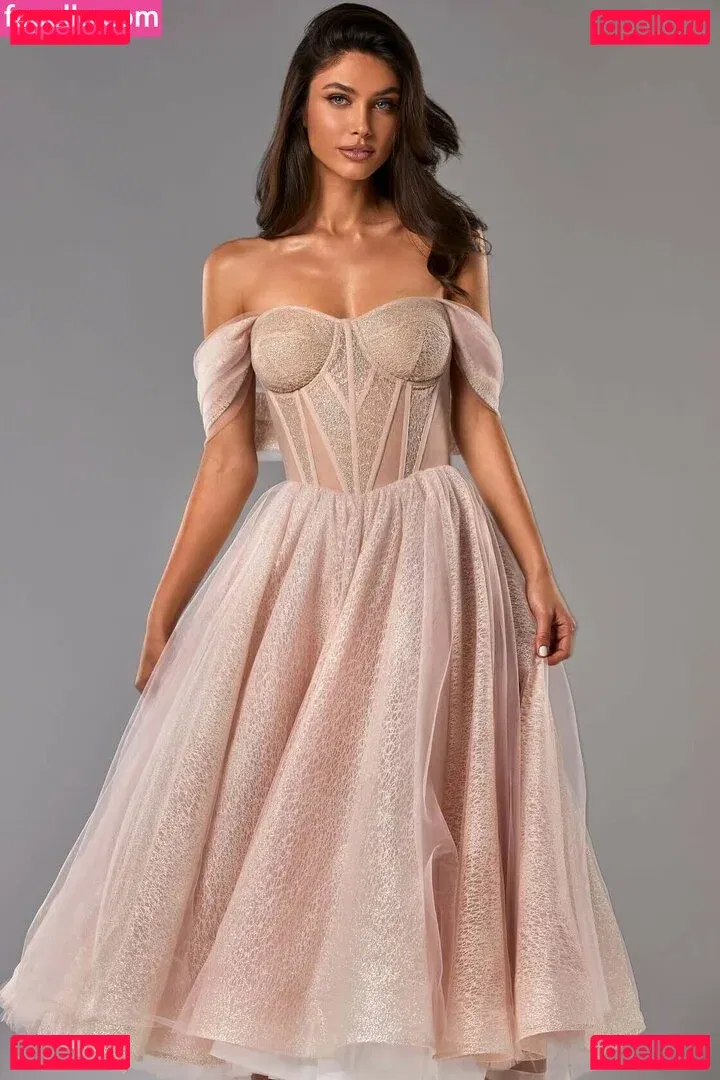 Victoria Bronova Onlyfans Photo Gallery 