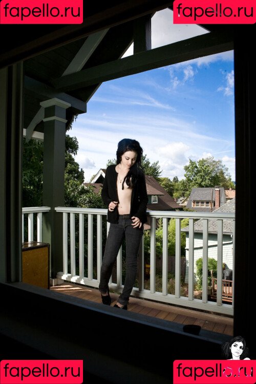 Elle Stranger Onlyfans Photo Gallery 