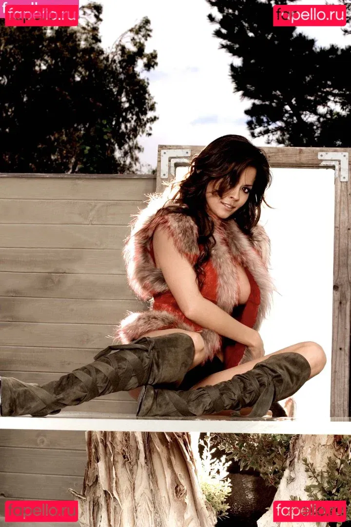 Brooke Burke Onlyfans Photo Gallery 