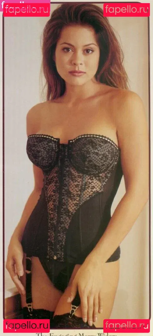 Brooke Burke Onlyfans Photo Gallery 