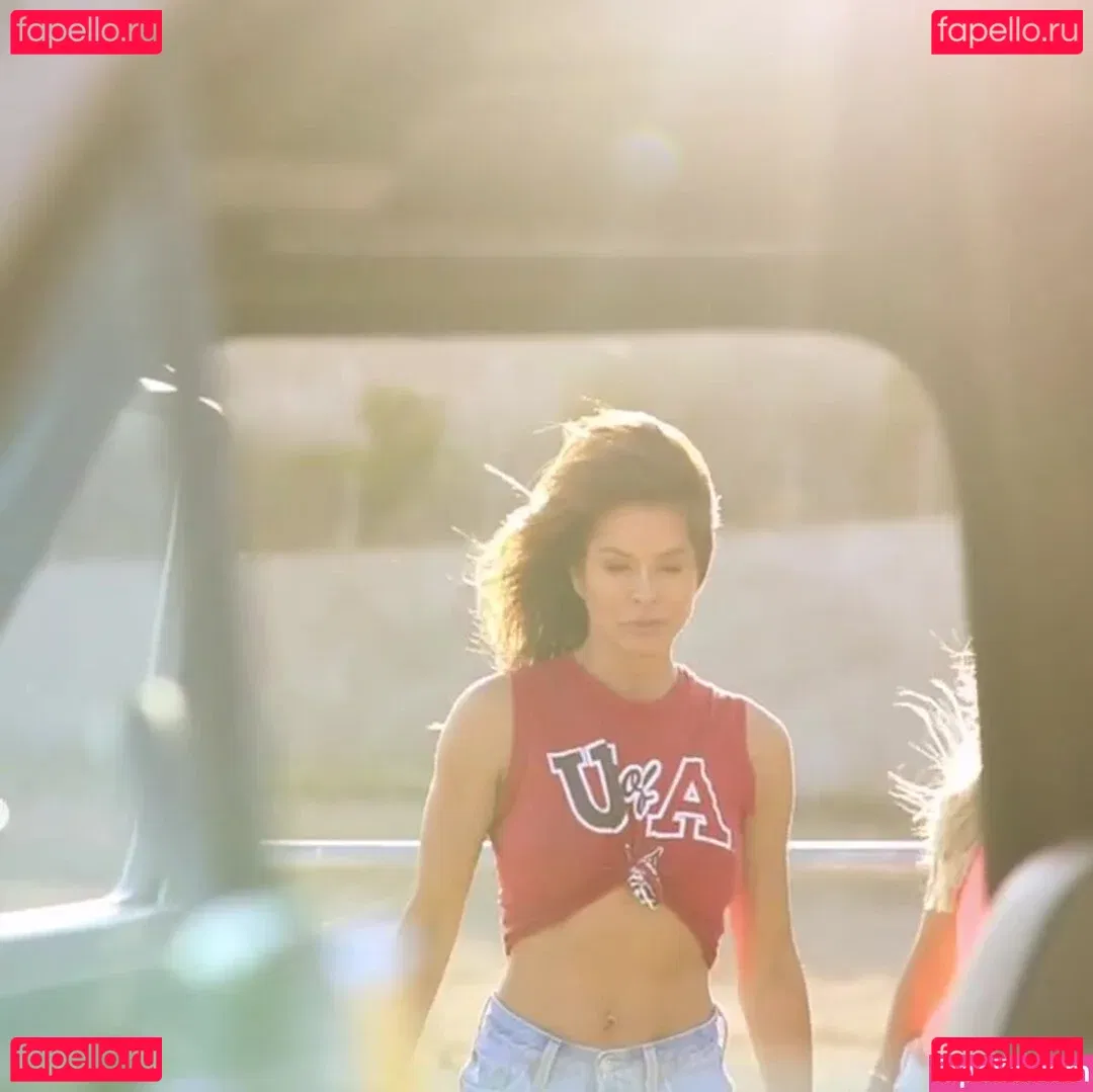 Brooke Burke Onlyfans Photo Gallery 