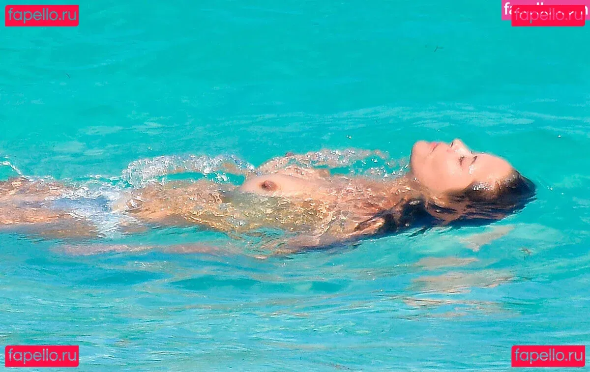 Brooke Burke Onlyfans Photo Gallery 