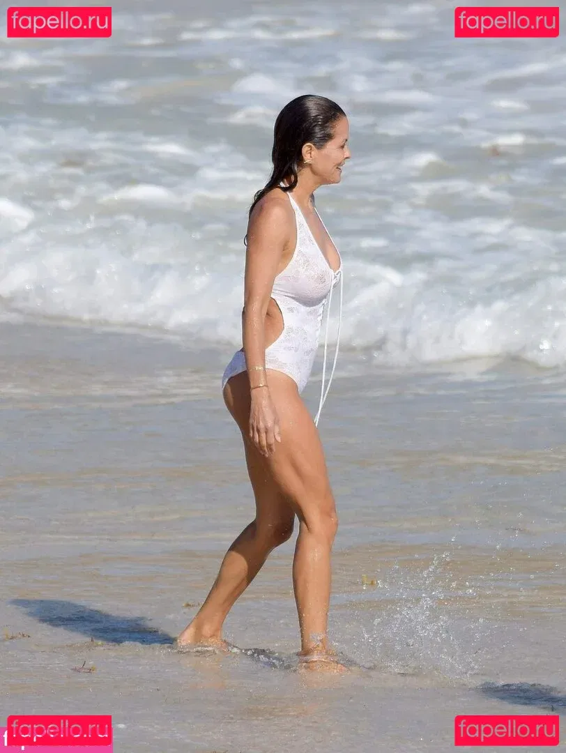 Brooke Burke Onlyfans Photo Gallery 