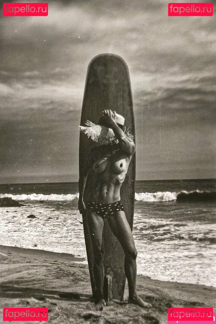 Brooke Burke Onlyfans Photo Gallery 