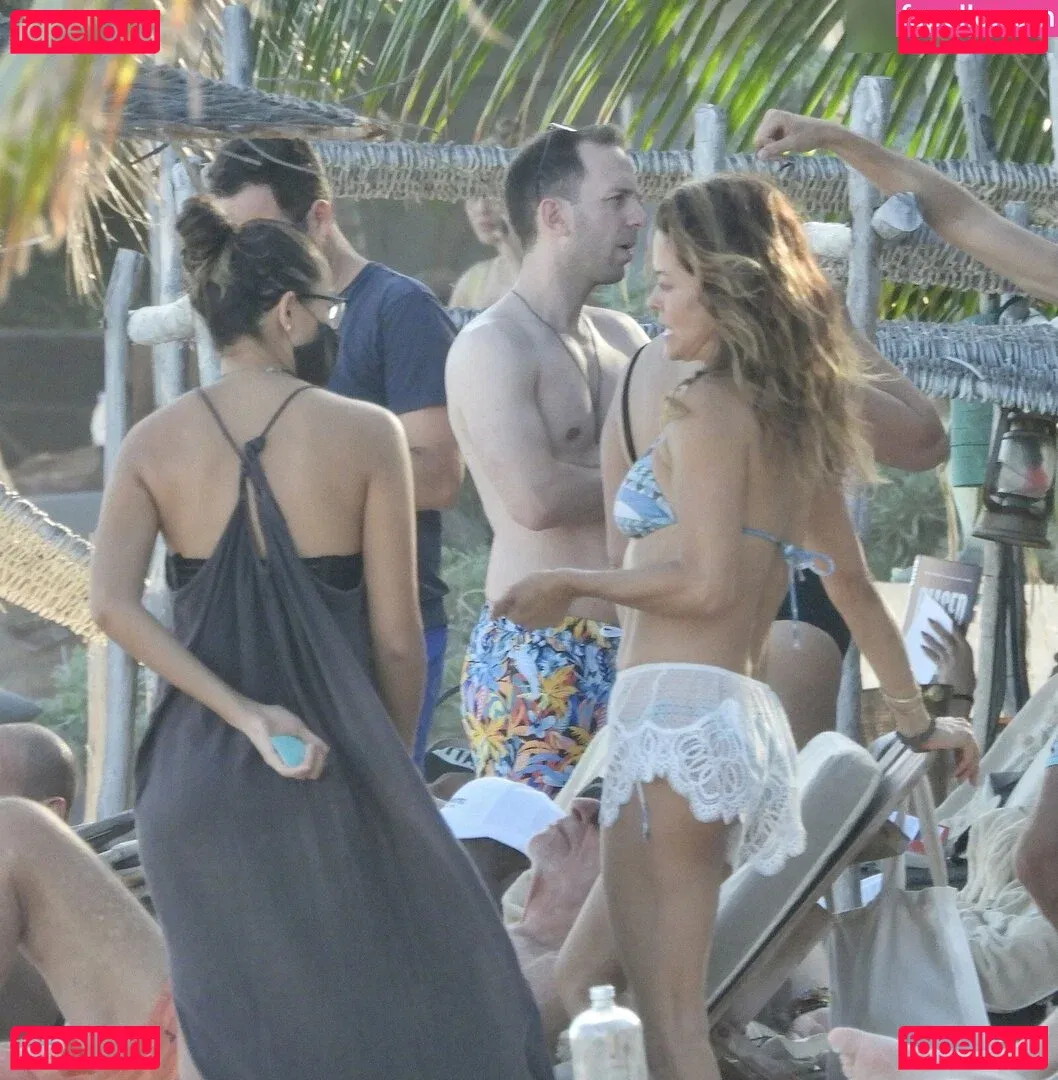 Brooke Burke Onlyfans Photo Gallery 