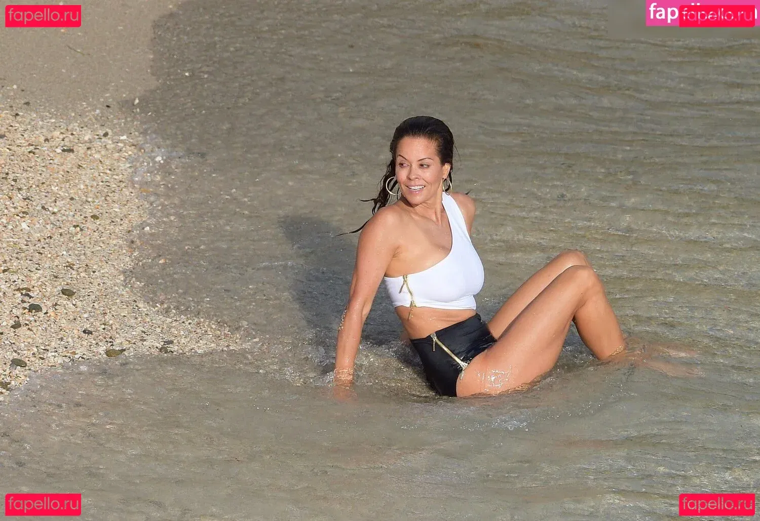 Brooke Burke Onlyfans Photo Gallery 