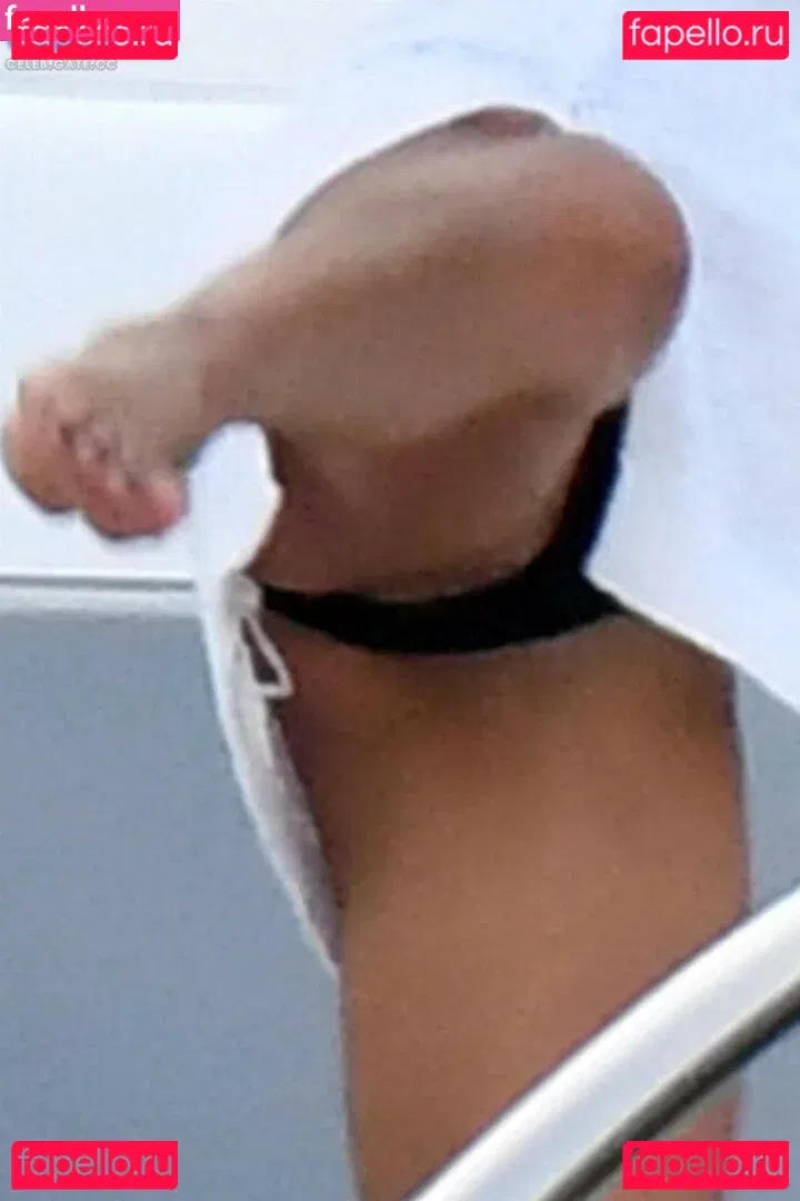 Brooke Burke Onlyfans Photo Gallery 