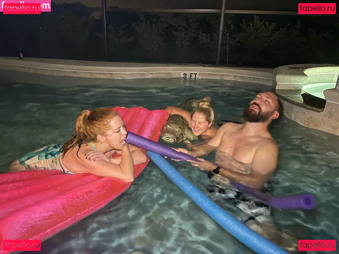 Chrissie Mayr Onlyfans Photo Gallery 