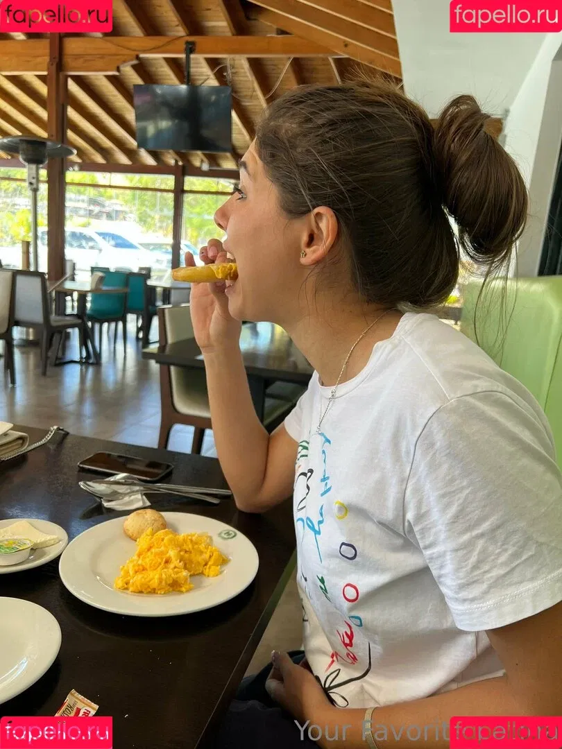 gabriela.bianca Onlyfans Photo Gallery 