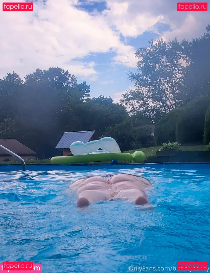 bubblybooty Onlyfans Photo Gallery 