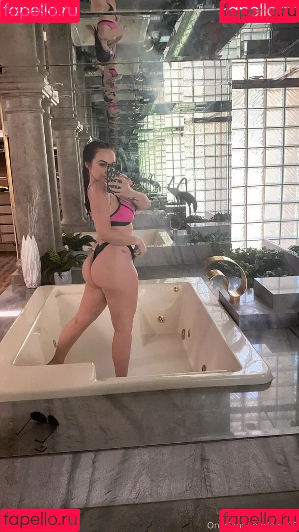 em098 Onlyfans Photo Gallery 