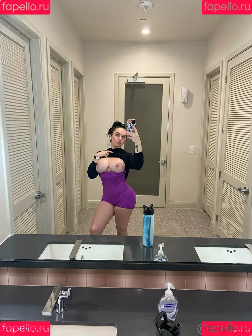 em098 Onlyfans Photo Gallery 