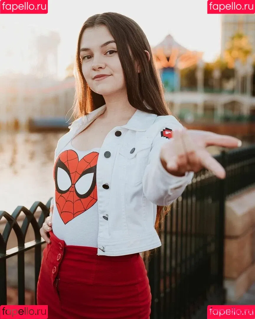 Mina Kess Onlyfans Photo Gallery 