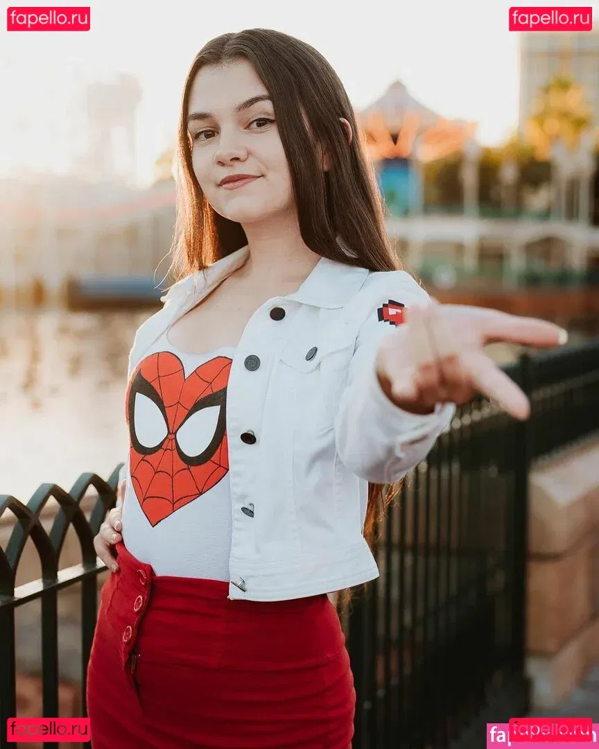 Mina Kess Onlyfans Photo Gallery 