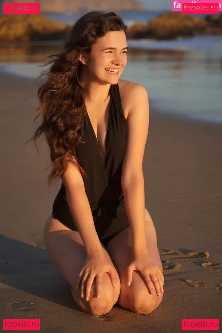 Mina Kess Onlyfans Photo Gallery 