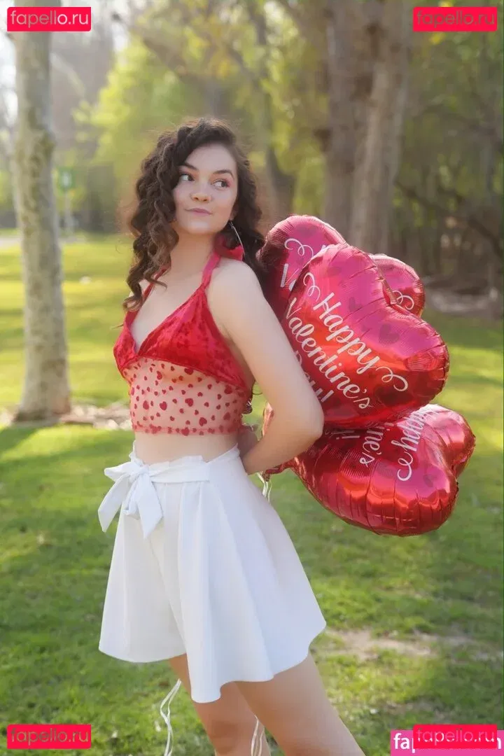 Mina Kess Onlyfans Photo Gallery 