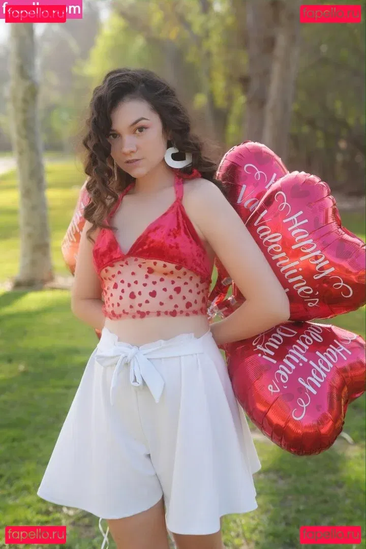 Mina Kess Onlyfans Photo Gallery 