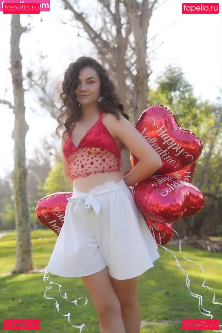 Mina Kess Onlyfans Photo Gallery 