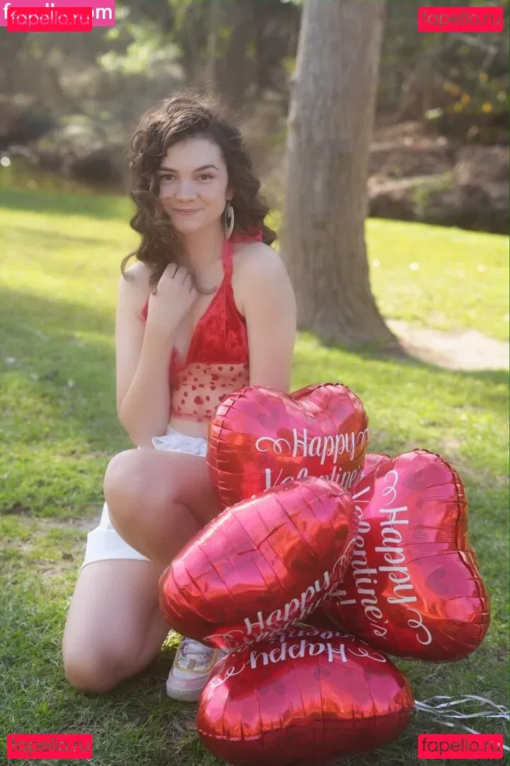 Mina Kess Onlyfans Photo Gallery 