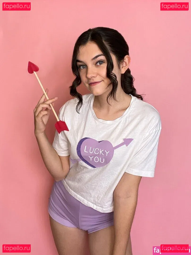 Mina Kess Onlyfans Photo Gallery 