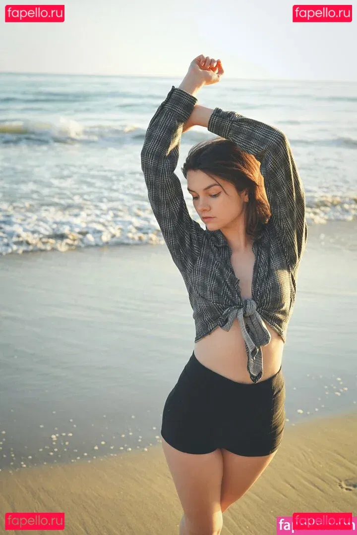 Mina Kess Onlyfans Photo Gallery 