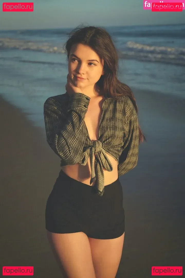 Mina Kess Onlyfans Photo Gallery 