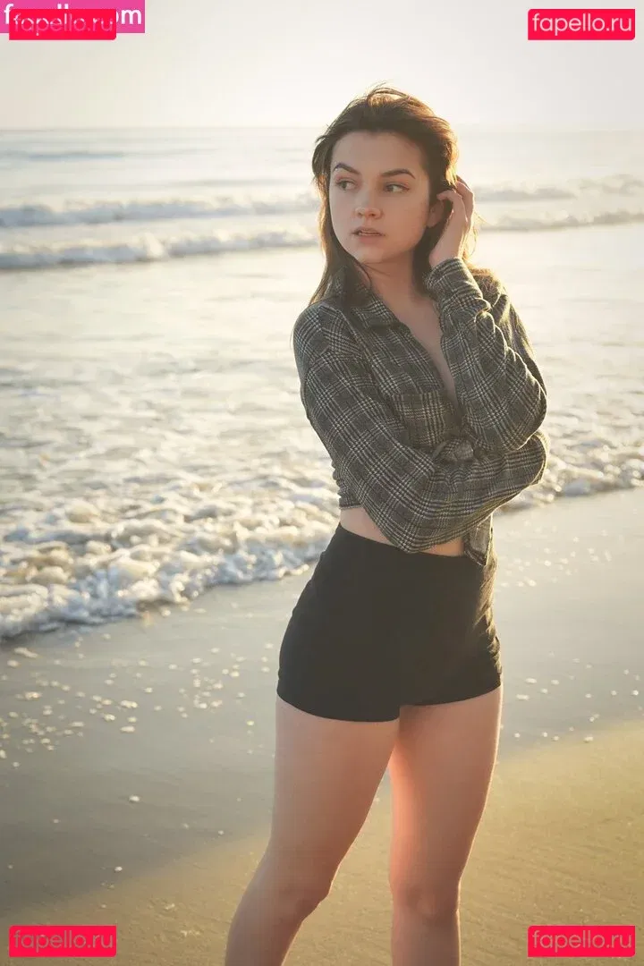 Mina Kess Onlyfans Photo Gallery 