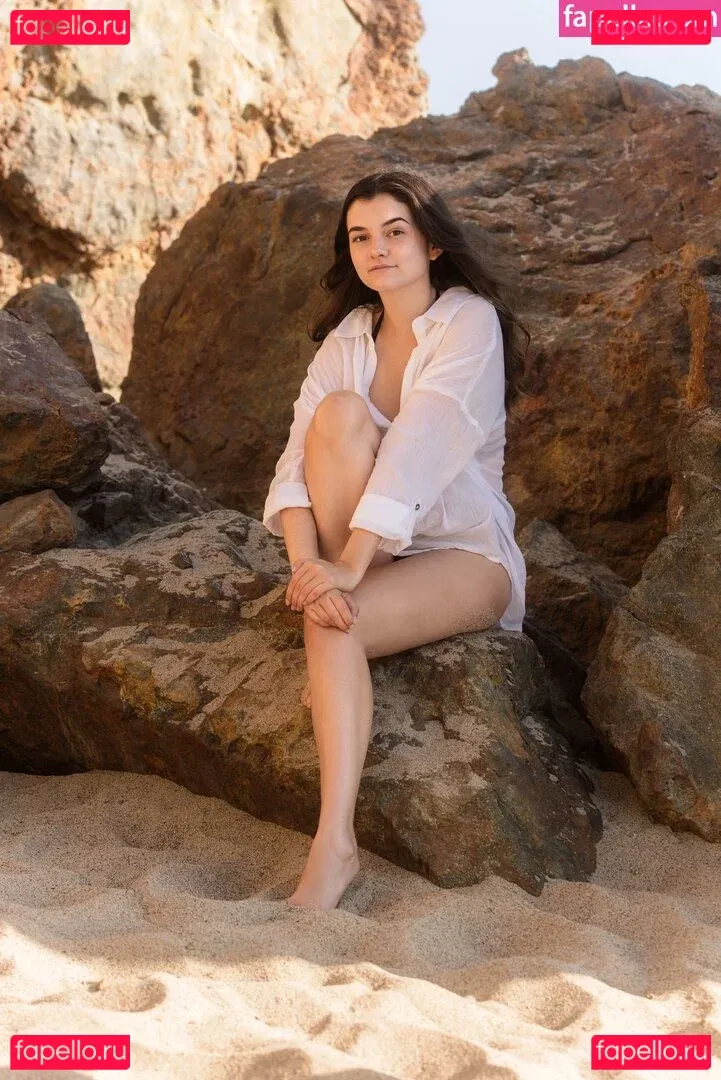 Mina Kess Onlyfans Photo Gallery 