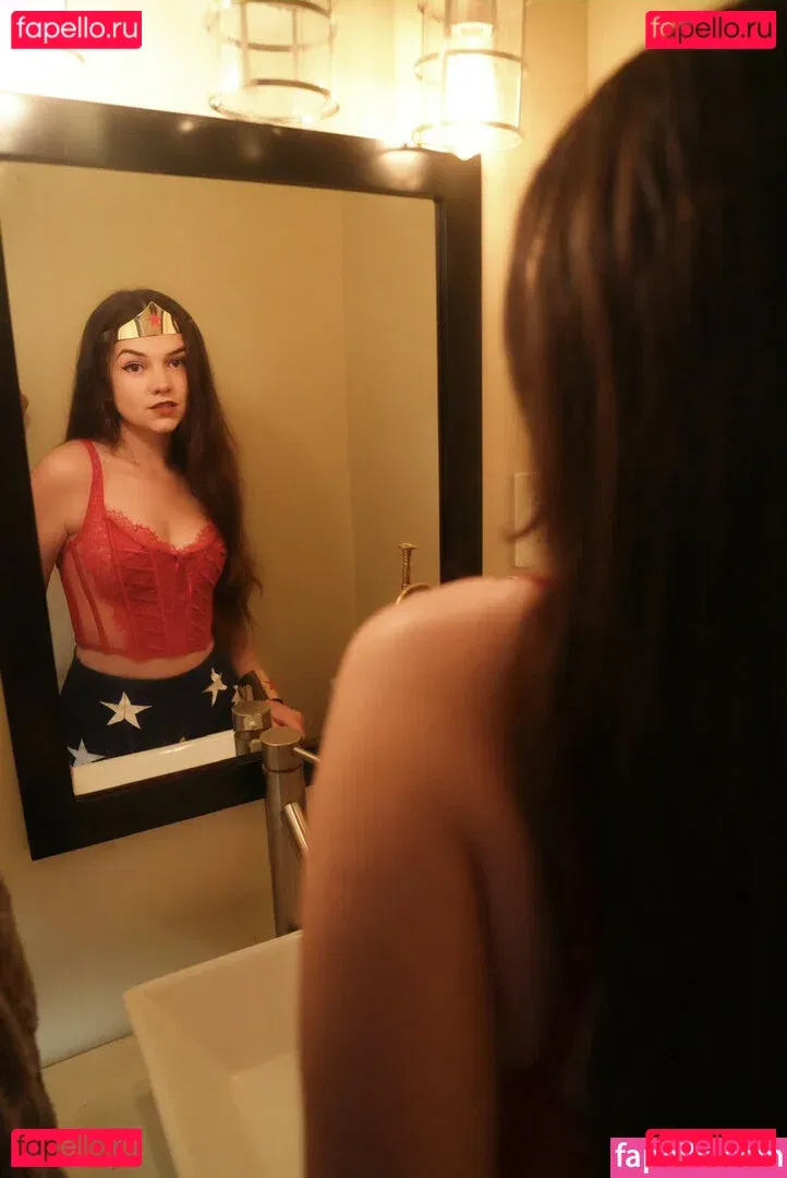 Mina Kess Onlyfans Photo Gallery 