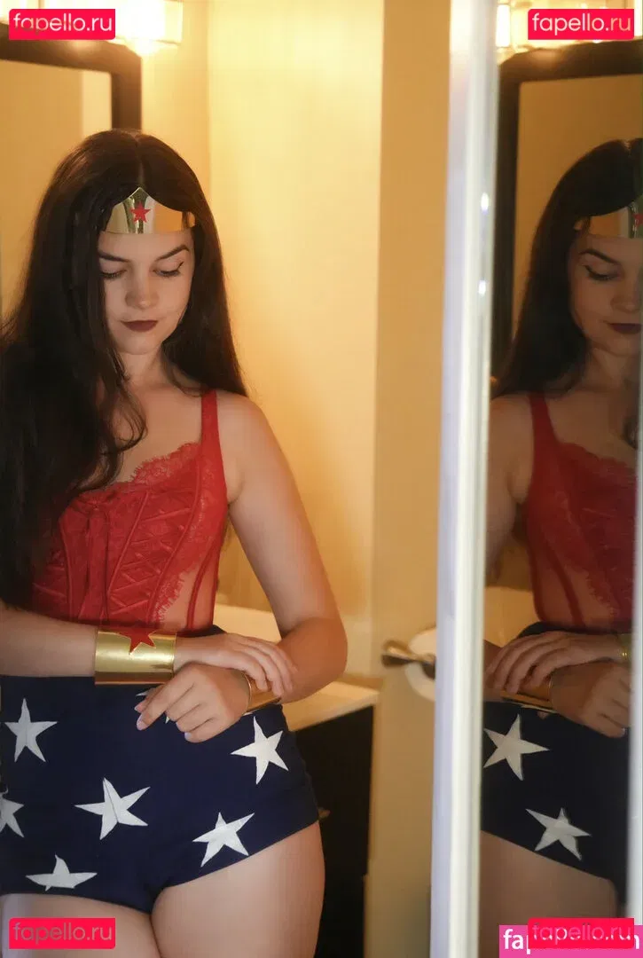 Mina Kess Onlyfans Photo Gallery 