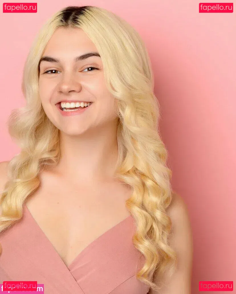 Mina Kess Onlyfans Photo Gallery 