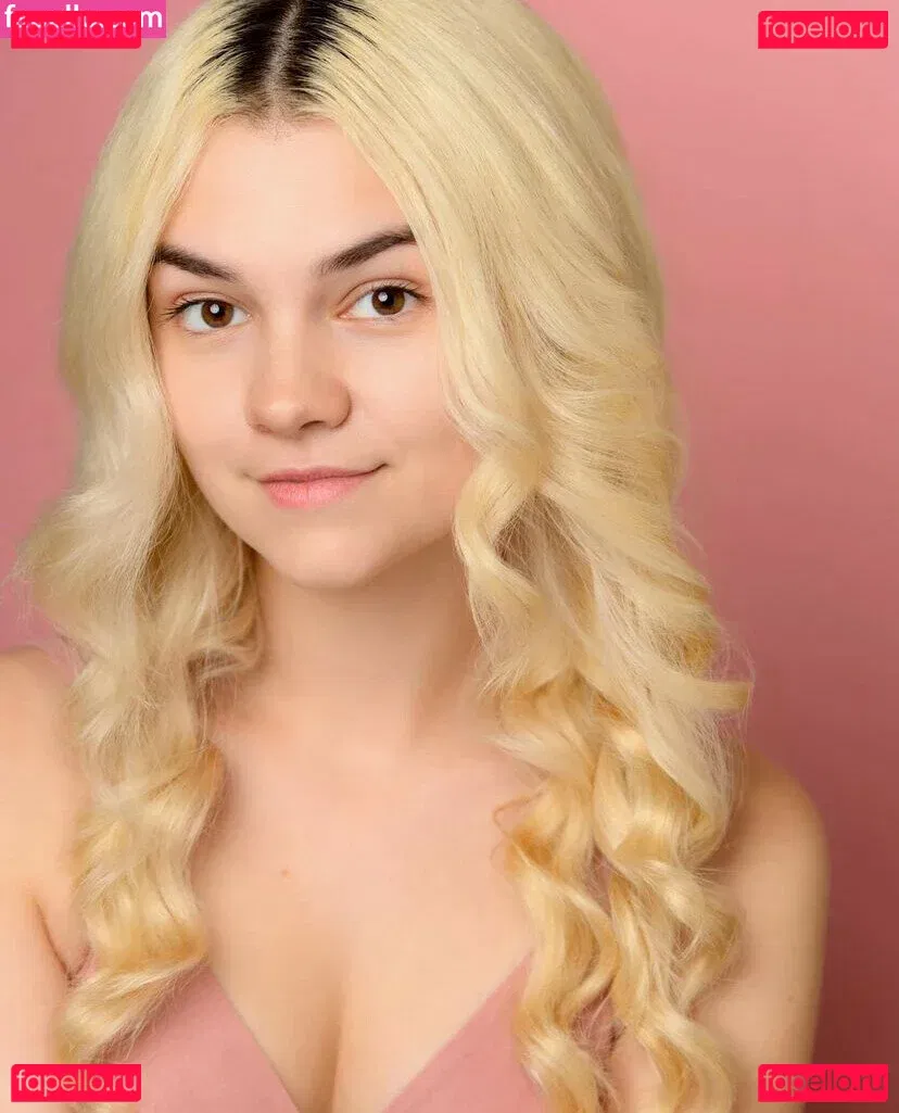 Mina Kess Onlyfans Photo Gallery 