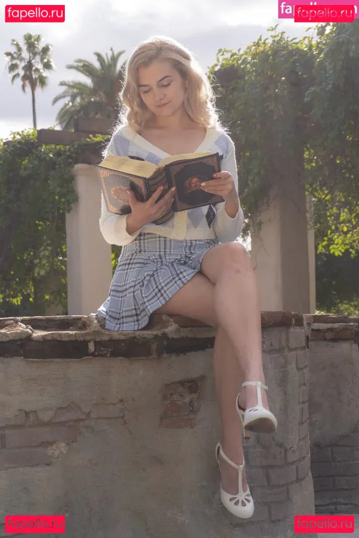 Mina Kess Onlyfans Photo Gallery 