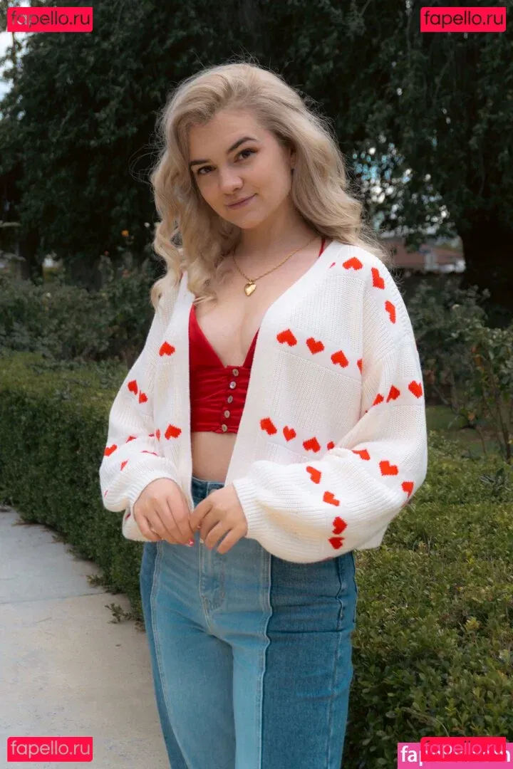 Mina Kess Onlyfans Photo Gallery 