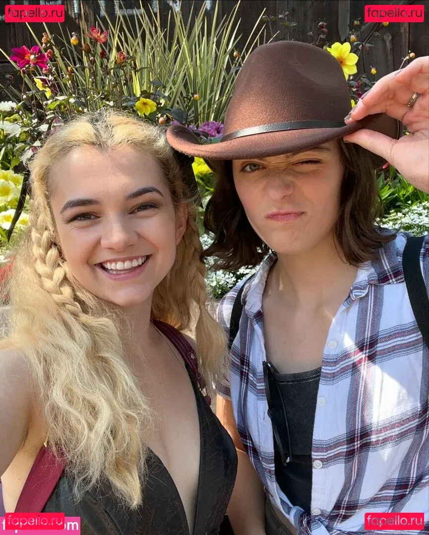 Mina Kess Onlyfans Photo Gallery 