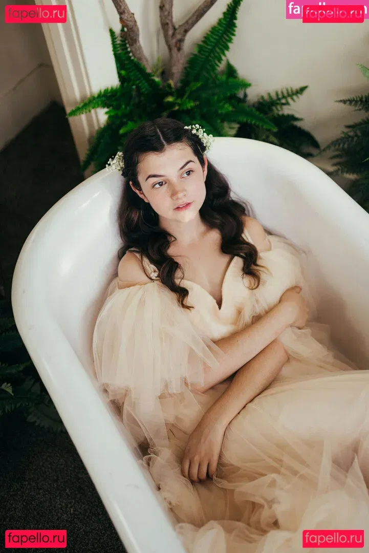 Mina Kess Onlyfans Photo Gallery 