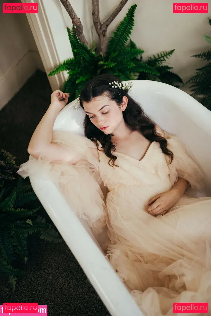 Mina Kess Onlyfans Photo Gallery 