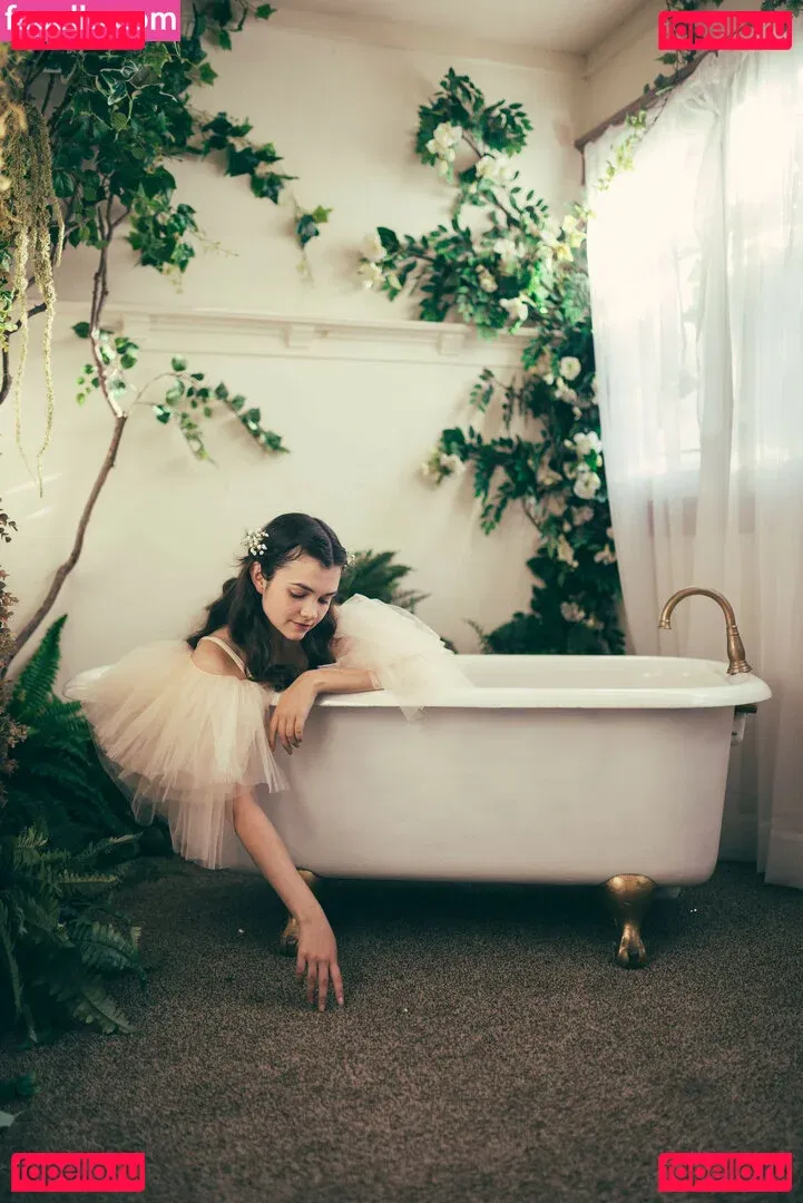 Mina Kess Onlyfans Photo Gallery 